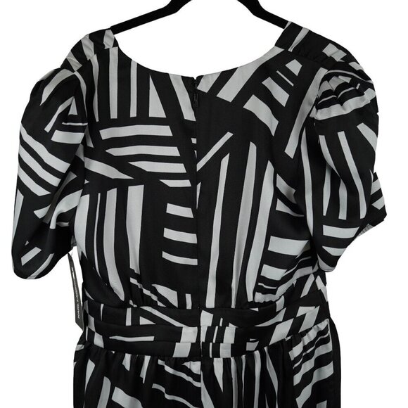 NWT Karl‎ Lagerfeld Short Sleeve Surplice Mini Dress Black & White Sz 10 - Picture 12 of 13